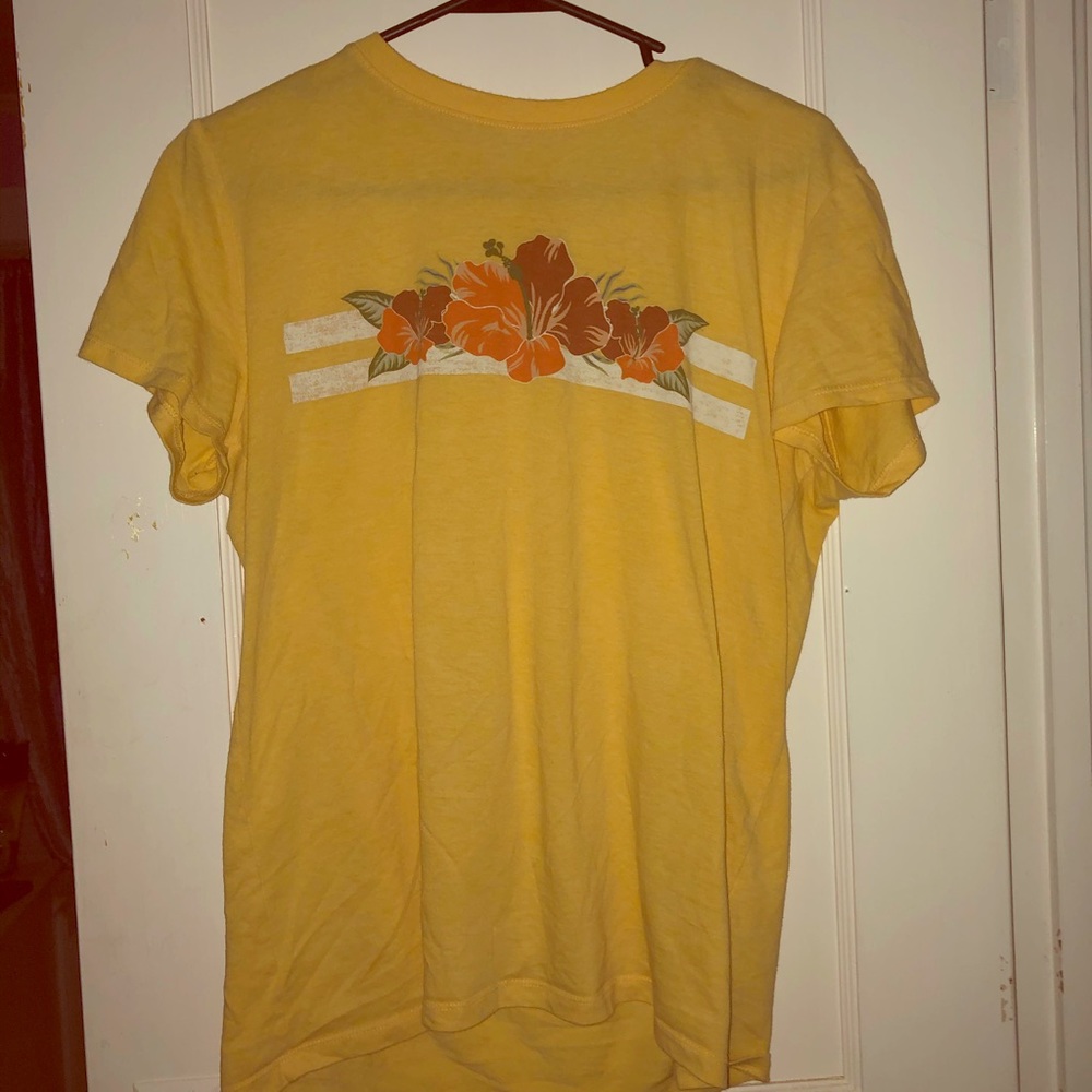 Yellow follower stripes tee